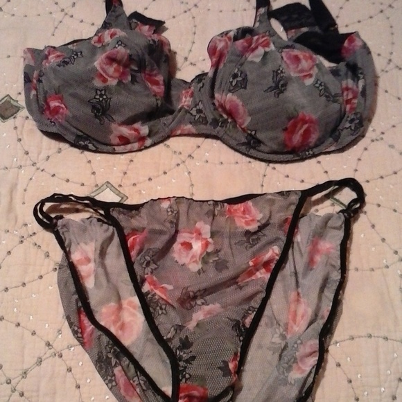 Fashion Bug Other - FASHION BUG WOMEN'S BRA (44C) & PANTIES SET